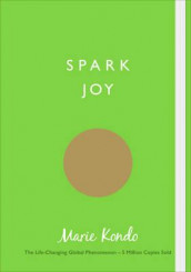 Spark joy av Marie Kondo (Heftet)